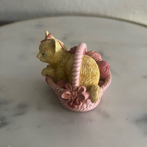 Vintage Calico kittens Priscilla Hillman 1997 Russ & Bernie Co. Kitty with Yarn - Picture 11 of 11